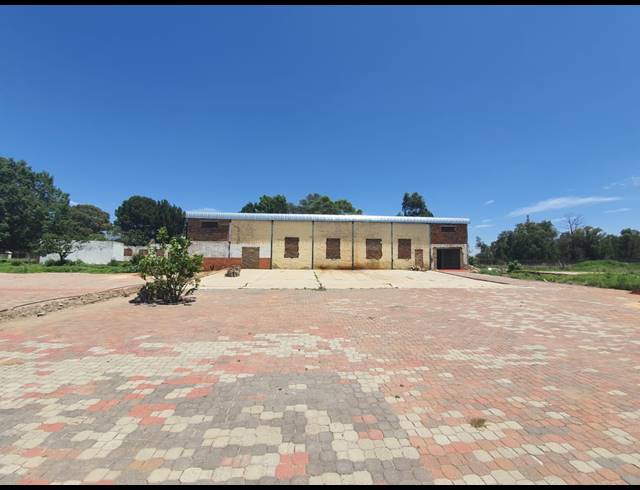 500M² BUILDING TO LET IN WITHOK ESTATE